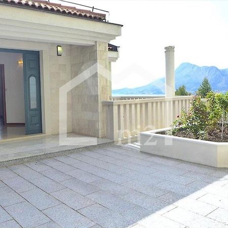 Luxury Residence Омиш Экстерьер фото