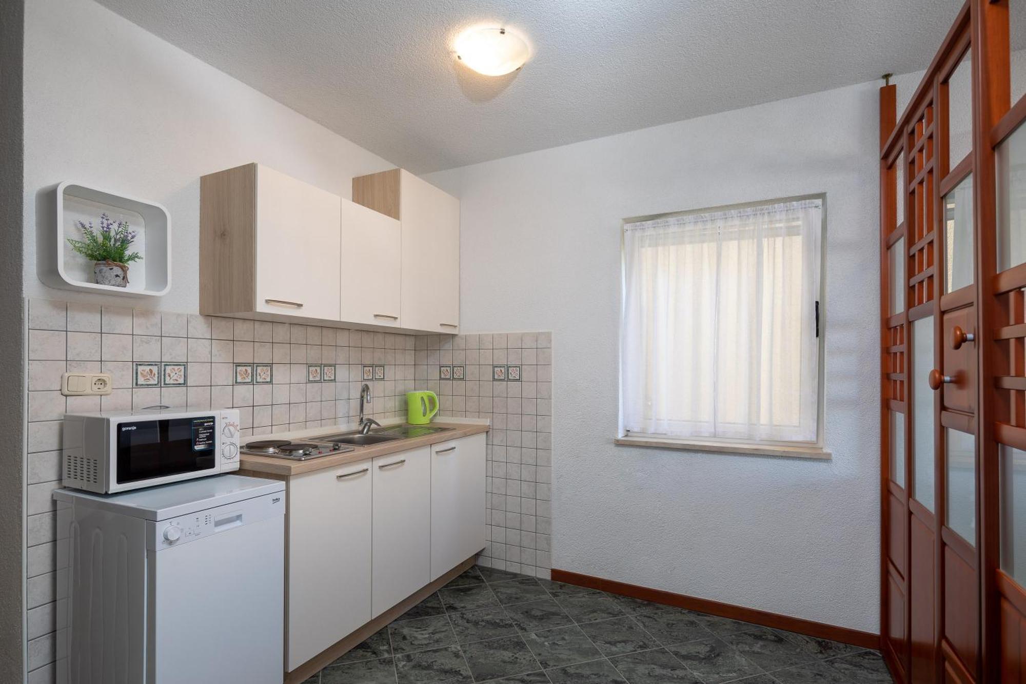 Luxury Residence Омиш Номер фото
