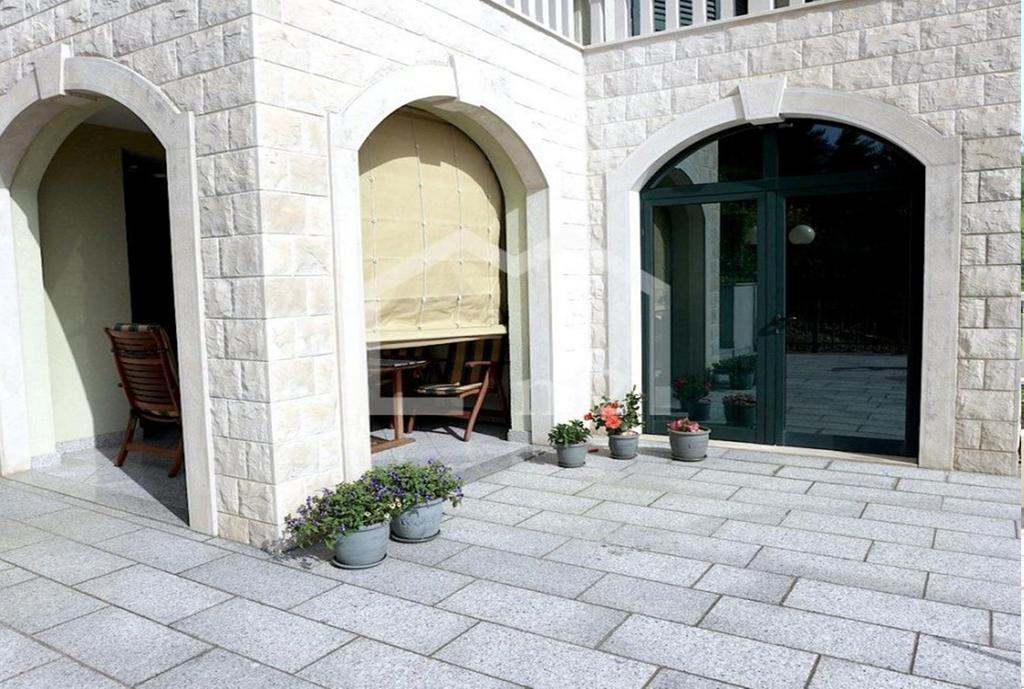 Luxury Residence Омиш Экстерьер фото