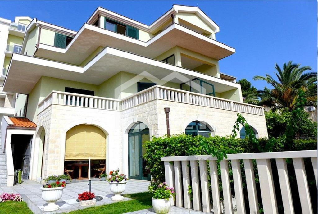 Luxury Residence Омиш Экстерьер фото