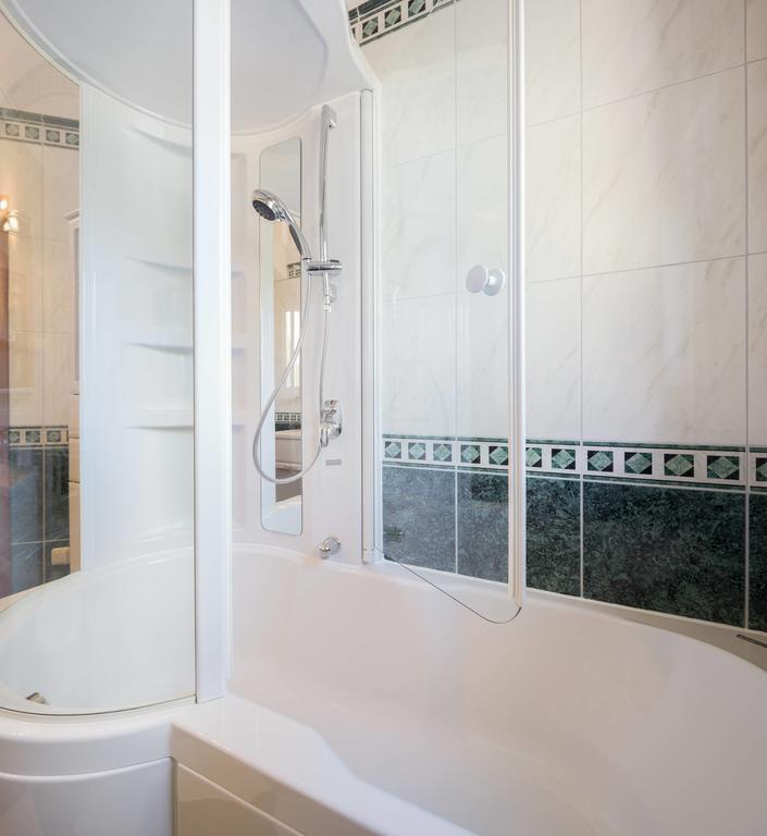 Luxury Residence Омиш Экстерьер фото