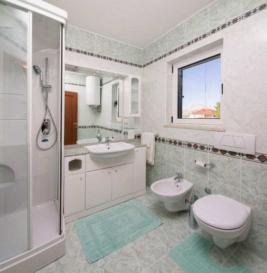 Luxury Residence Омиш Номер фото
